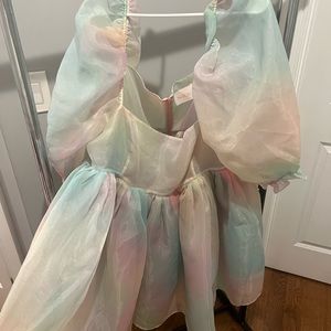 Selkie Rainbow Puff